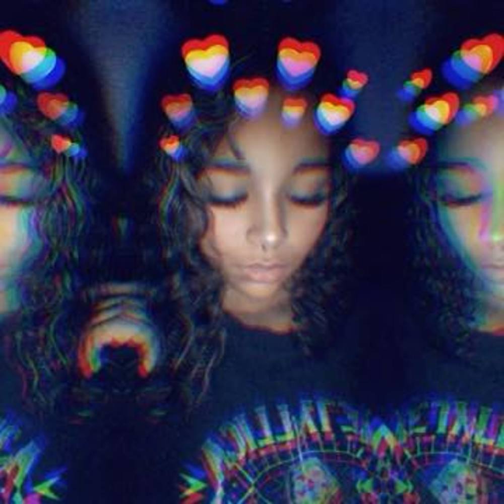 Meet your Posher, Alexia